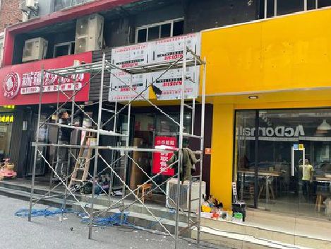 龙南制作广告招牌如何避免它发黄？